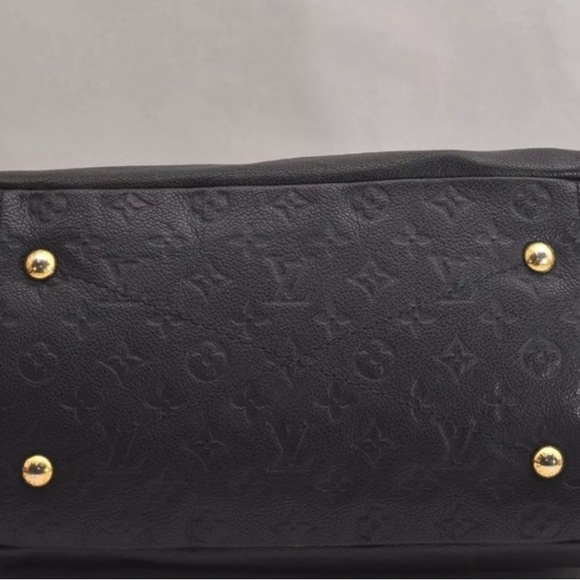 Louis Vuitton Black Leather Artsy with COA - Picture 5 of 8
